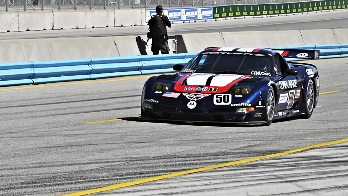 Click to Enlarge-Esc to Close Corvette Generations/C5/C5R 2003 Black.webp